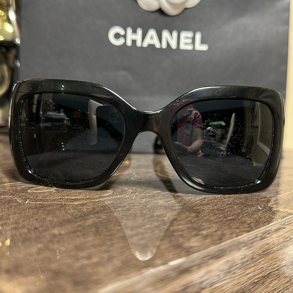 Chanel Vintage Black Quilt Shield CC Logo Sunglasses 5019 - Picture 4 of 16